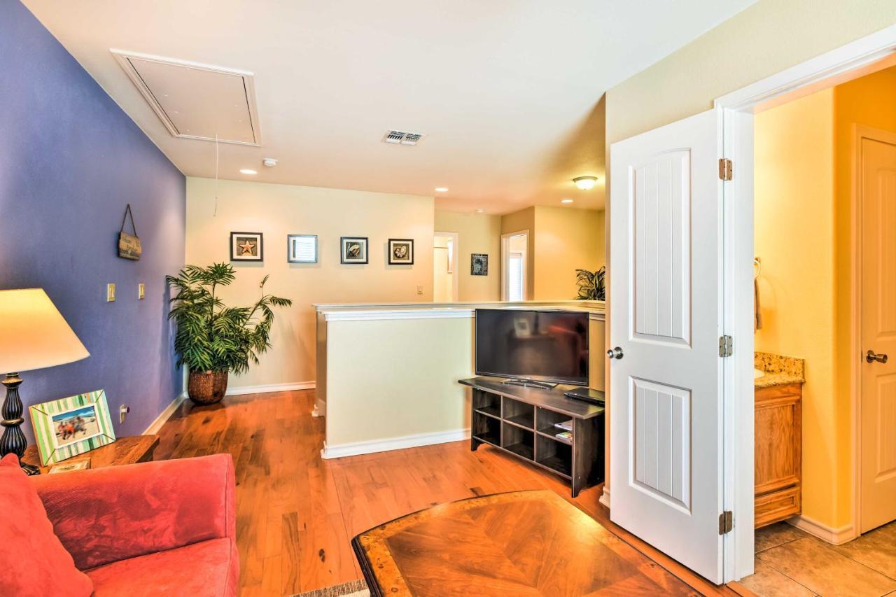Spacious Port Aransas Condo Near Beach And Golfing Exterior photo